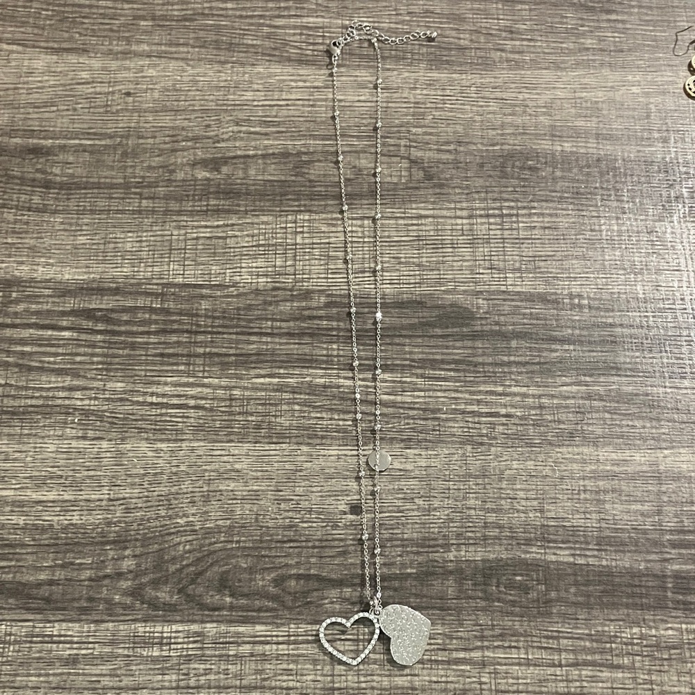 Elegant Silver Heart Pendant Necklace - Picture 1 of 5